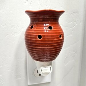 SCENTSY GROOVY RUST MINI PLUG IN WAX WARMER RETIRED FALL HOME DECOR